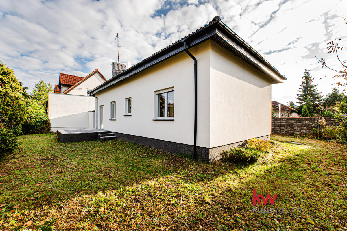 przytulny dom parterowy, bezpieczna okolica
