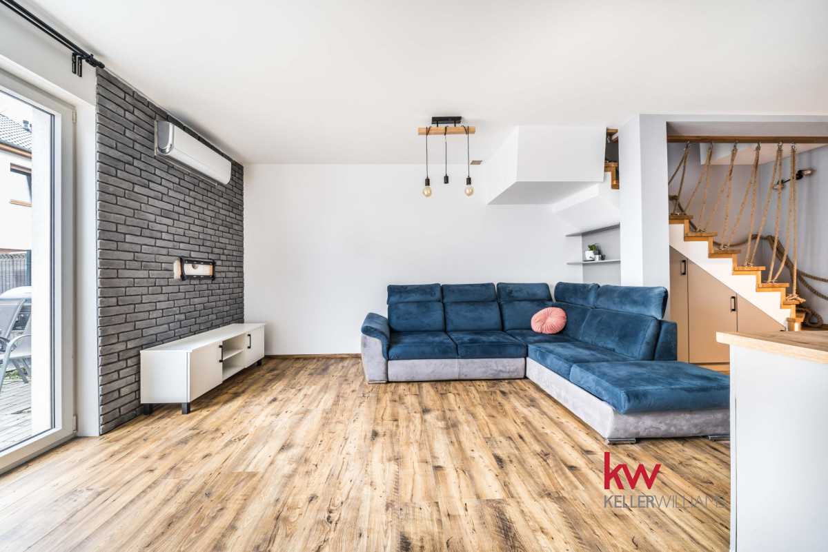 101928563 Urokliwy Dom Szeregowy w Dachowej