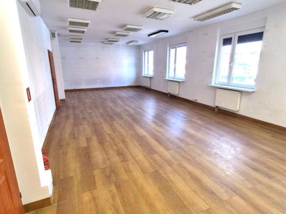 Niezależny budynek po wynajem 240-360 m²,