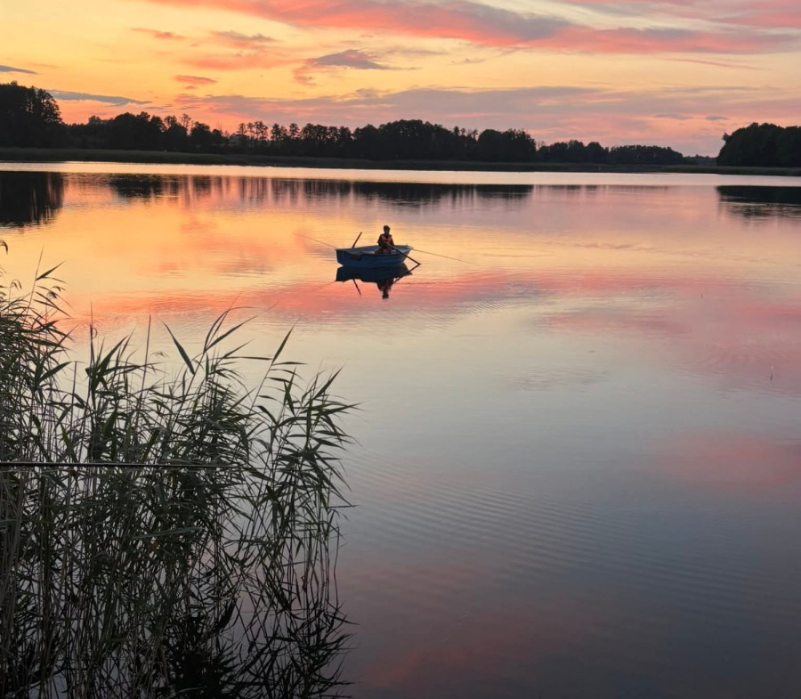 WYJĄTKOWY DOM – MAZURY, NAD JEZIOREM JUKSTY
