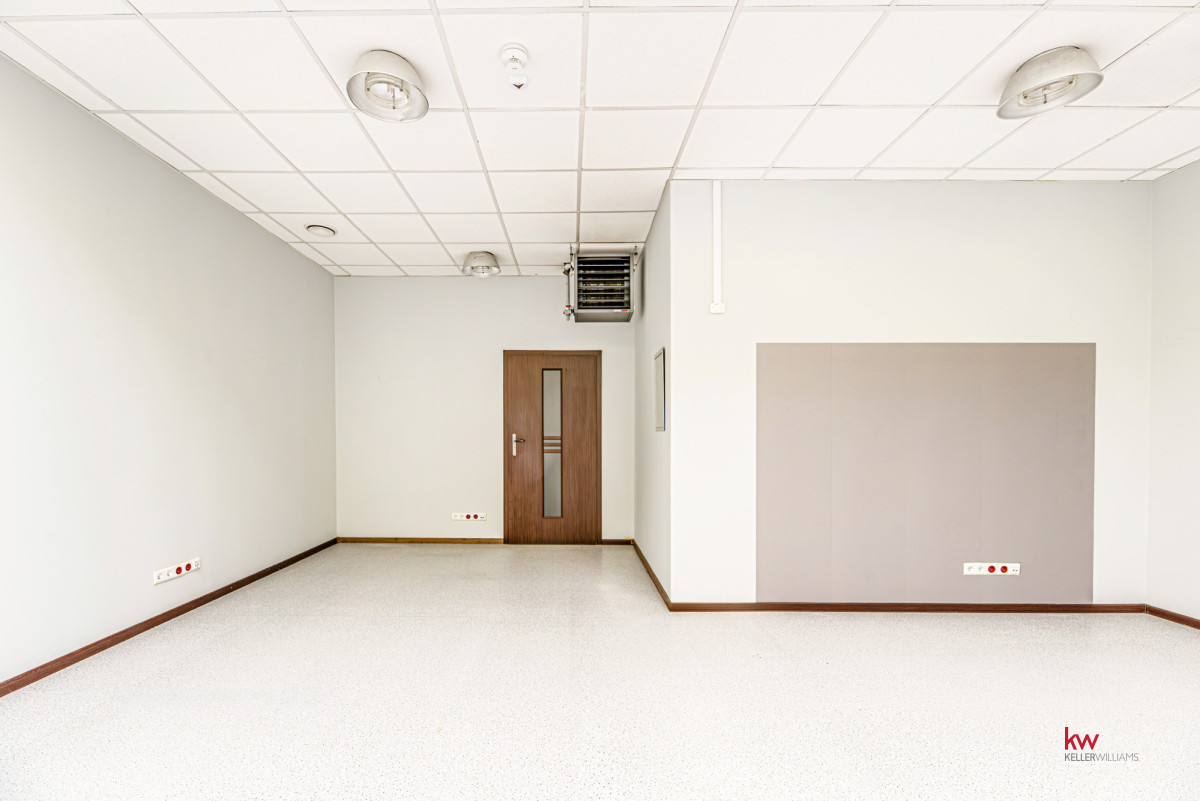 107630057 27 miejsc paletowych + biuro magazynowe 33 metry