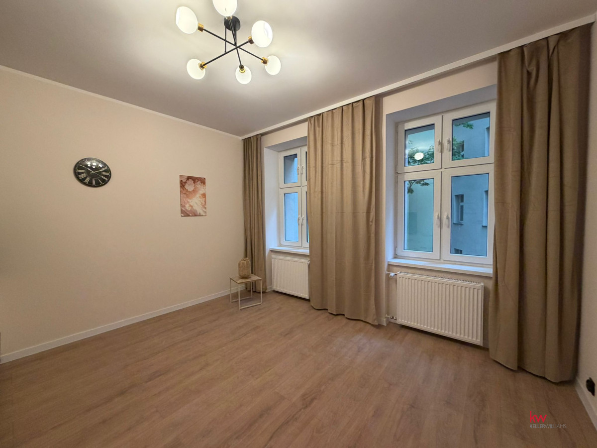 107699603 HISTORYCZNE STARE MIASTO | NOWOCZESNE STUDIO