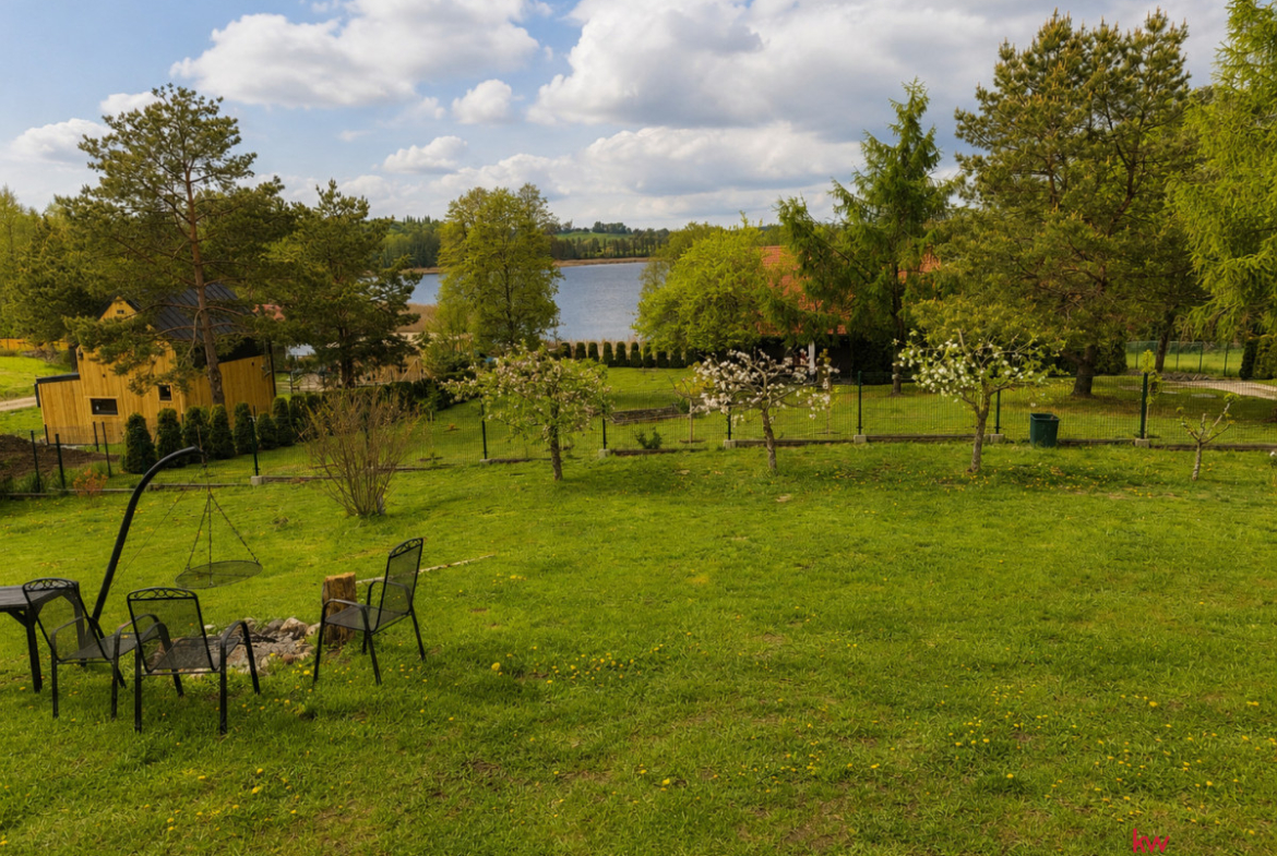 WYJĄTKOWY DOM – MAZURY, NAD JEZIOREM JUKSTY