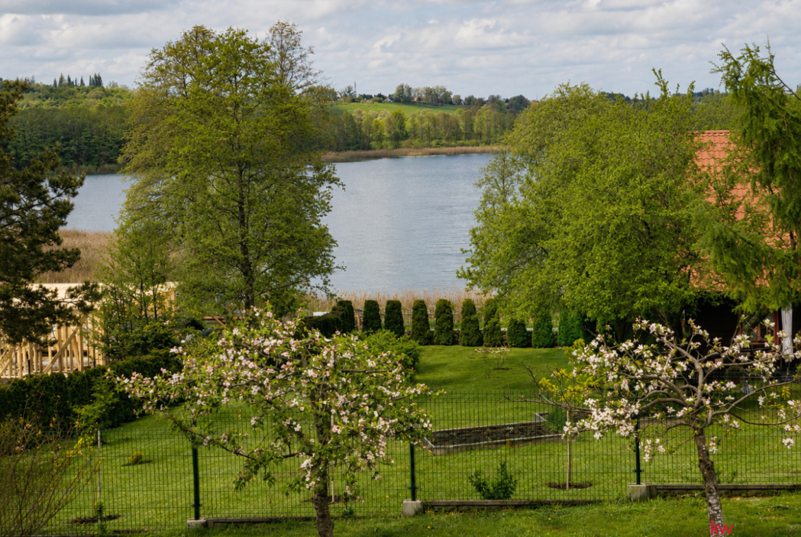 WYJĄTKOWY DOM – MAZURY, NAD JEZIOREM JUKSTY