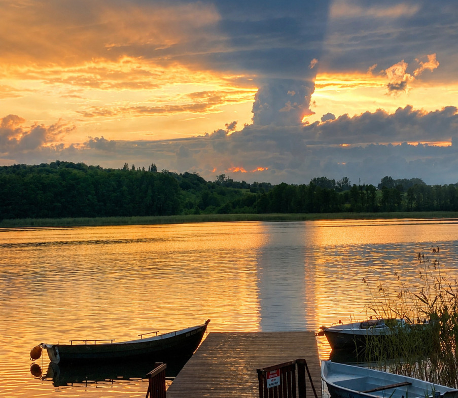 WYJĄTKOWY DOM – MAZURY, NAD JEZIOREM JUKSTY