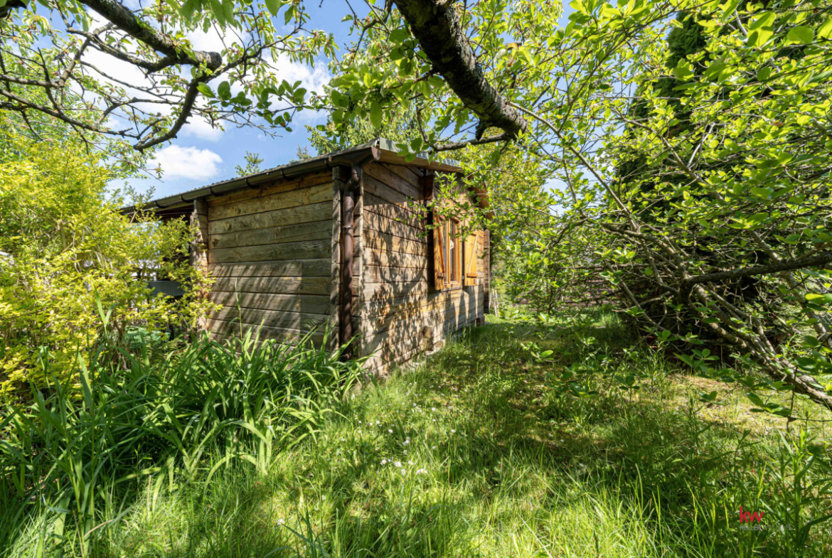 Urokliwa działka ROD 362 m², domek bieszczadzkiki