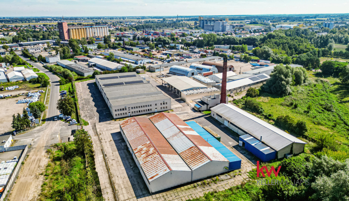Teren przemysłowy z budynkami