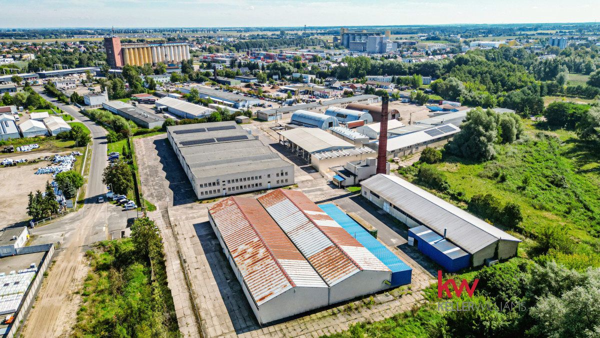 Teren przemysłowy z budynkami