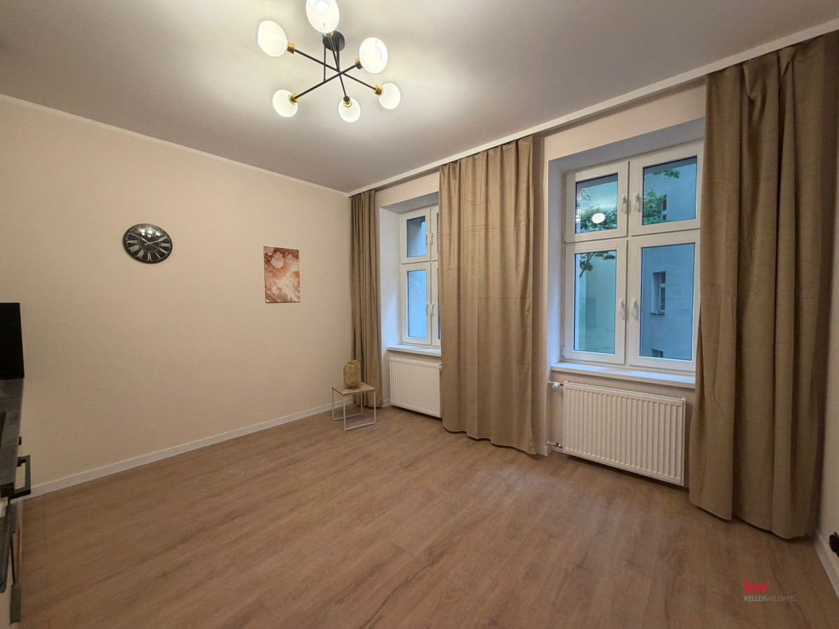 107959541 2 POKOJE W ZREWITALIZOWANEJ KAMIENICY | ŁAZARZ
