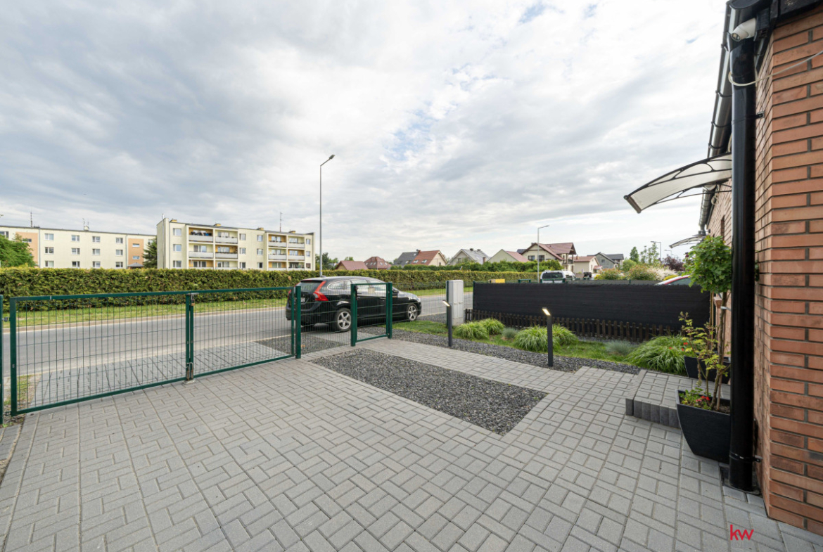 Dom w zabudowie dwulokalowe – 77,76m , z pięknym t