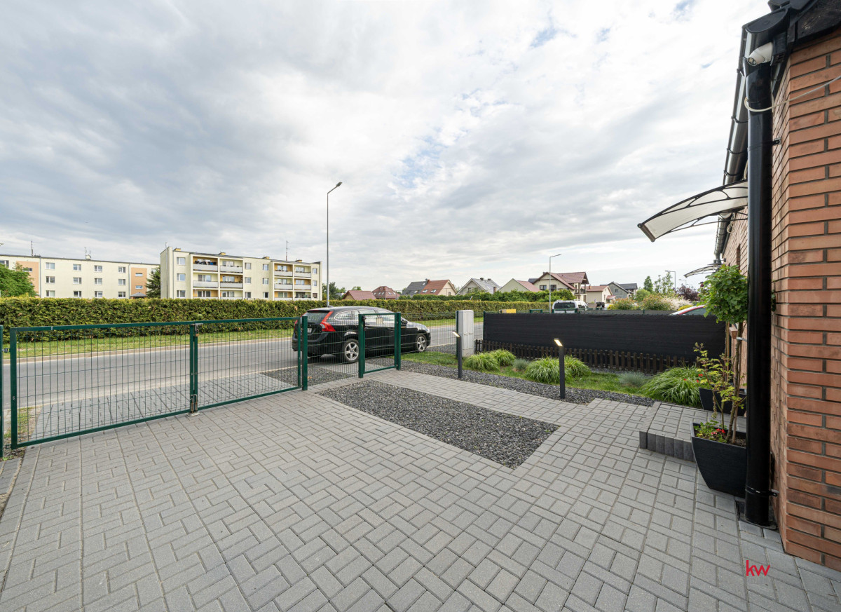 108531626 Dom w zabudowie dwulokalowe – 77,76m , z pięknym t
