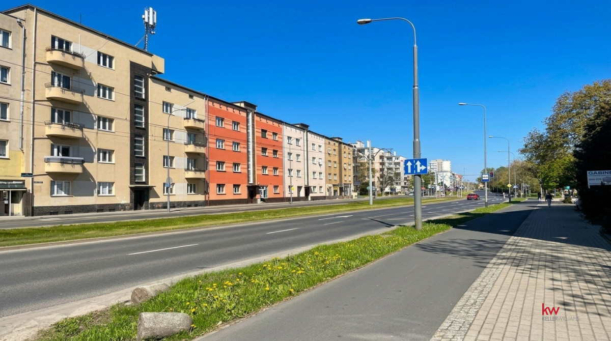 107137562 Lokal Użytkowy Z Miejscem W Hali Garażowej