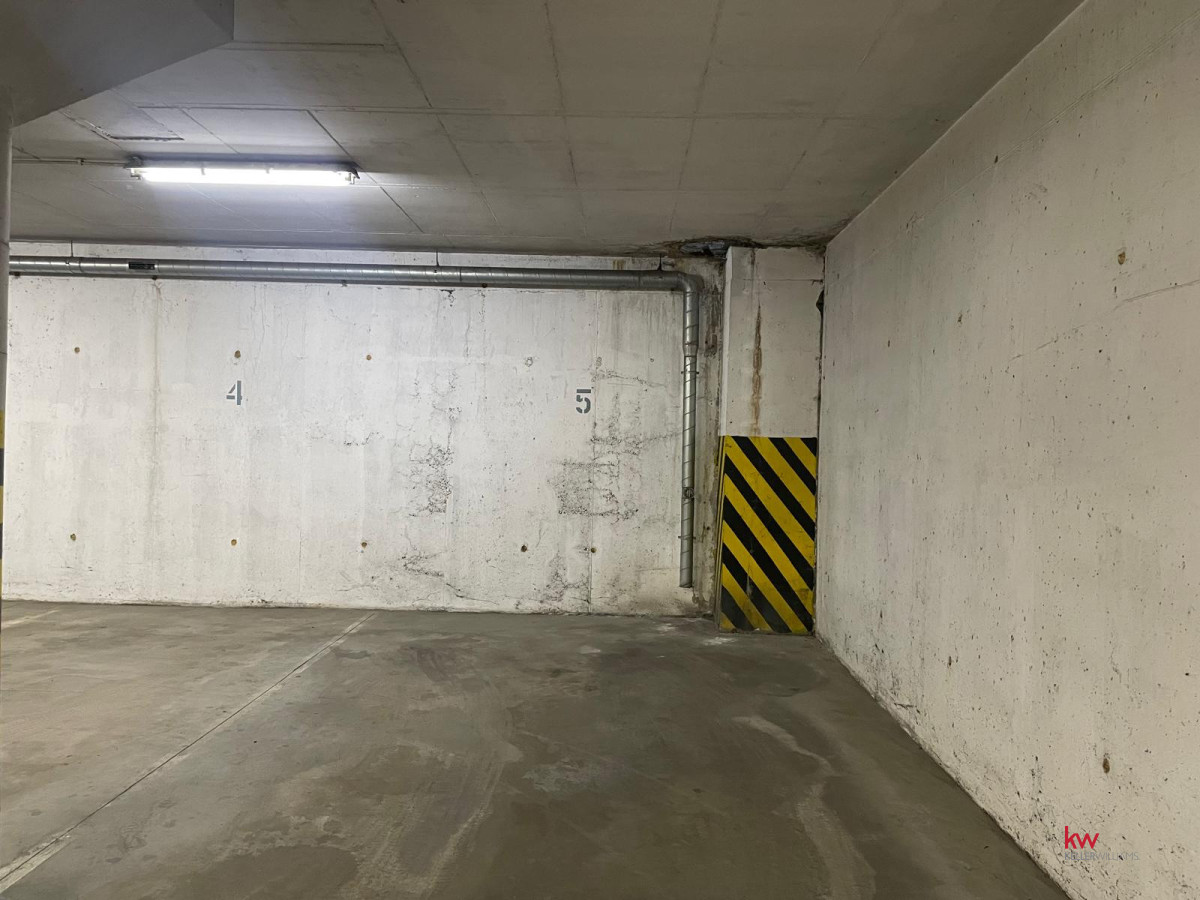 107137640 Lokal Użytkowy Z Miejscem W Hali Garażowej