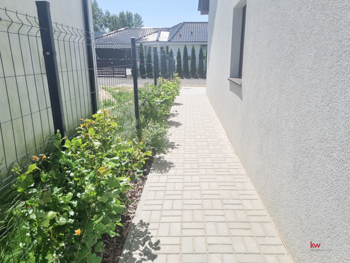 Dom 130 m2, wysoki standard, z ogrodem, garażem