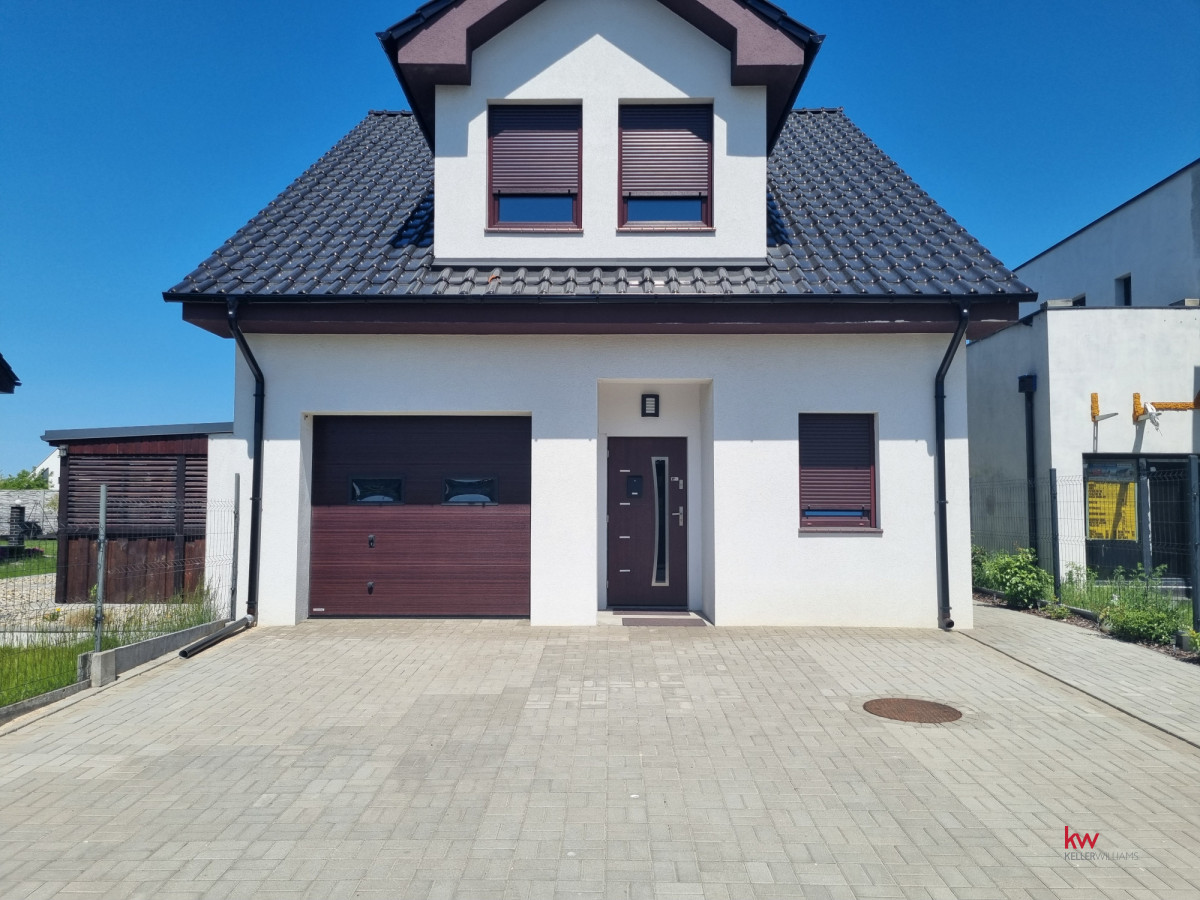 Dom 130 m2, wysoki standard, z ogrodem, garażem