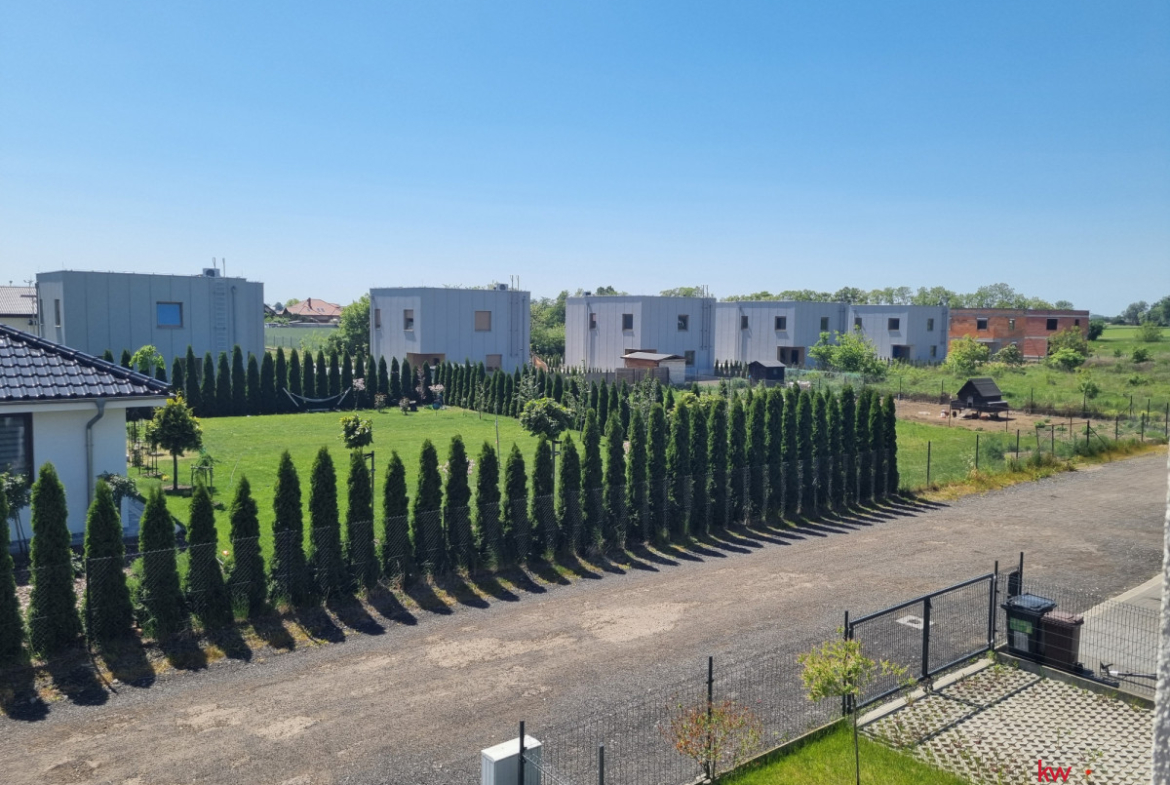 Dom 130 m2, wysoki standard, z ogrodem, garażem