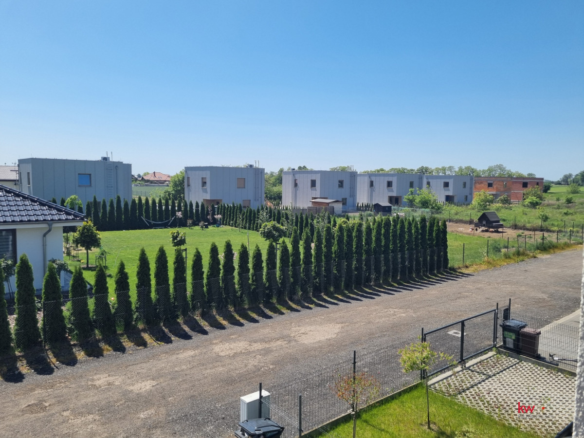 Dom 130 m2, wysoki standard, z ogrodem, garażem