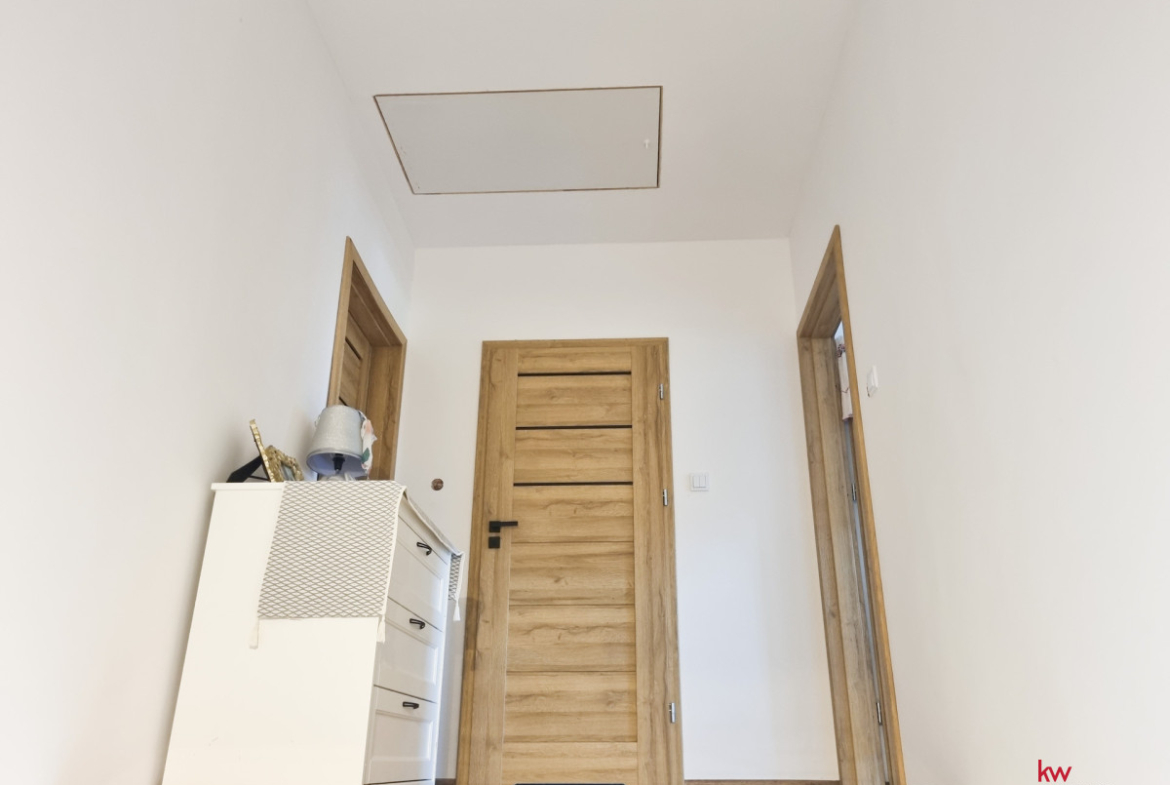 Dom 130 m2, wysoki standard, z ogrodem, garażem