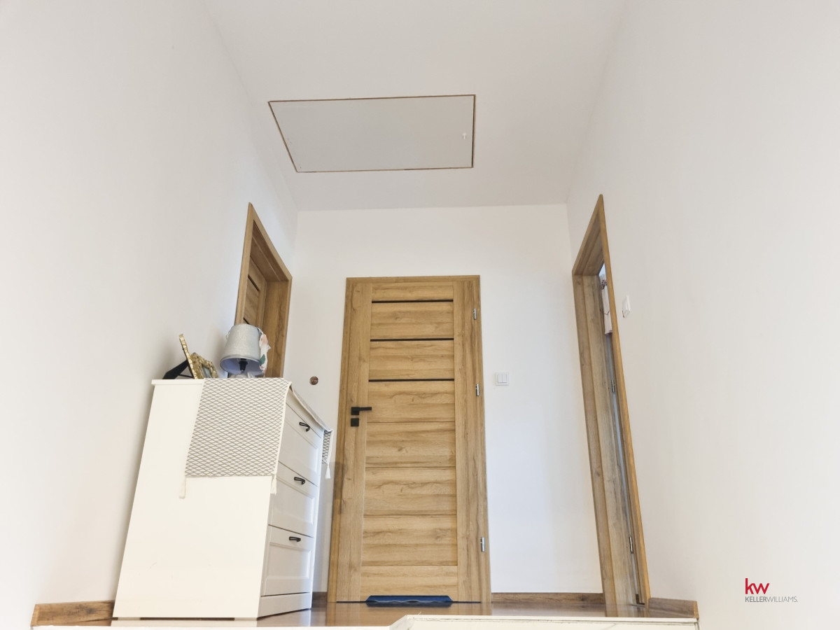 Dom 130 m2, wysoki standard, z ogrodem, garażem