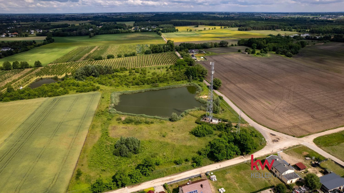 Działka objęta MPZP ze stawem, Sierosław