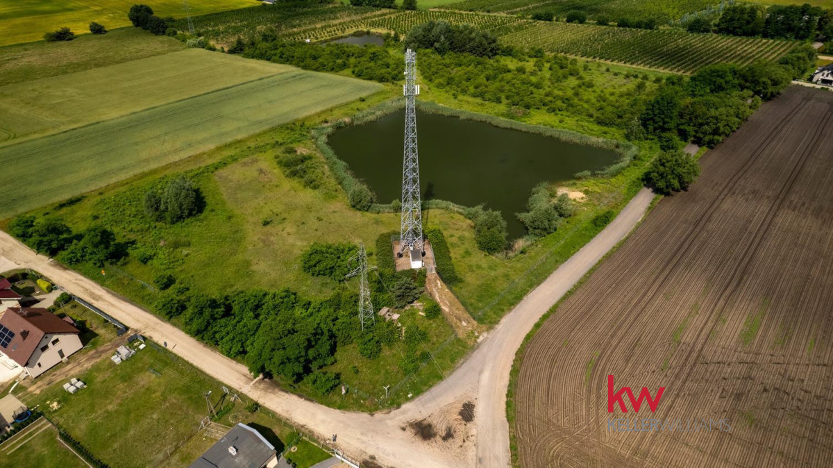 Działka objęta MPZP ze stawem, Sierosław
