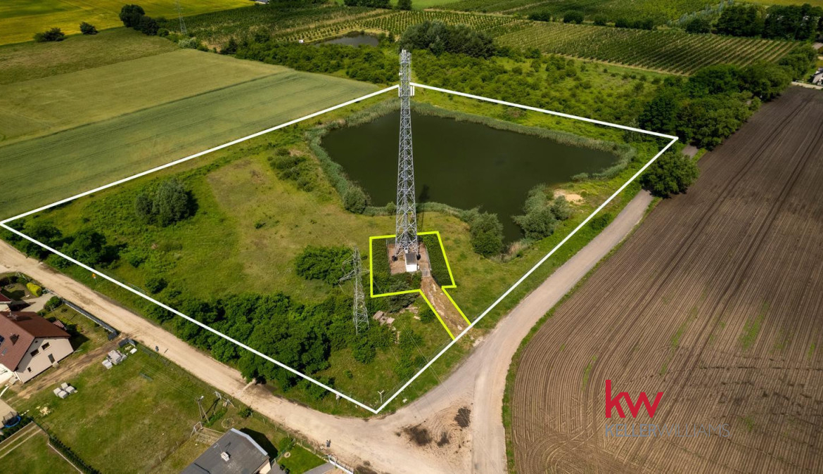 Działka objęta MPZP ze stawem, Sierosław