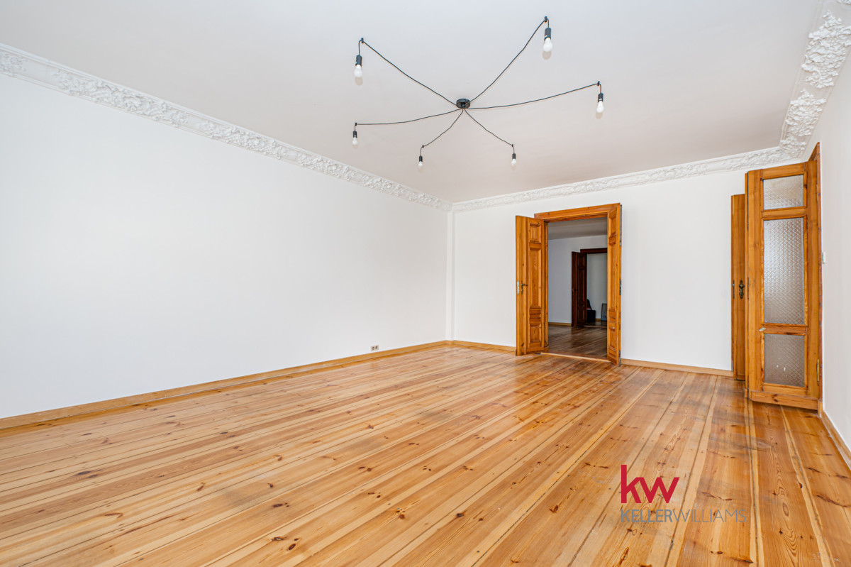 98454869 Przestronne w kamienicy 131,10 m2 centrum
