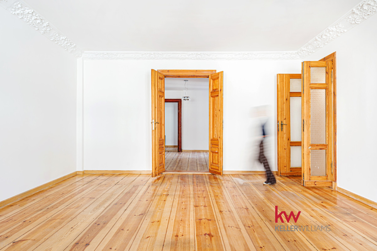 98454917 Przestronne w kamienicy 131,10 m2 centrum