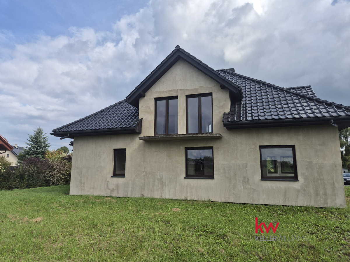 100739927 Przestronny dom dla rodziny blisko natury | Wyry |
