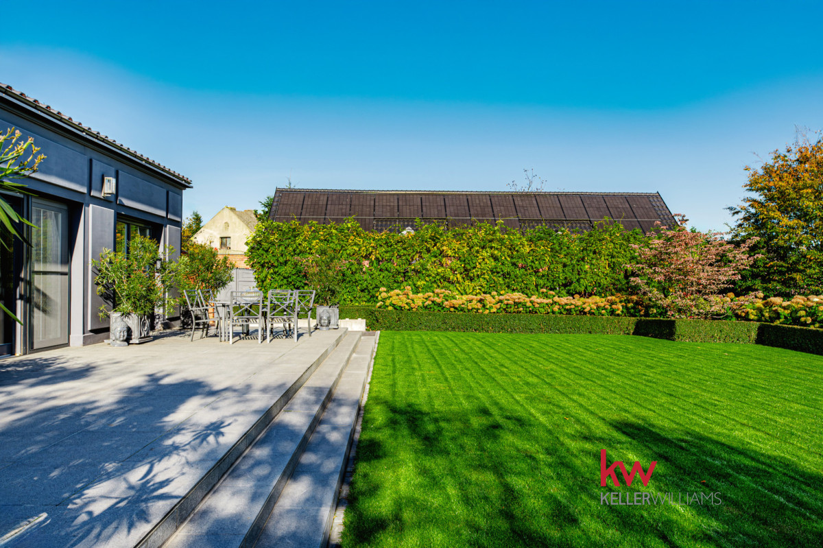 101905100 Ponadczasowa rezydencja | 7 400 m²