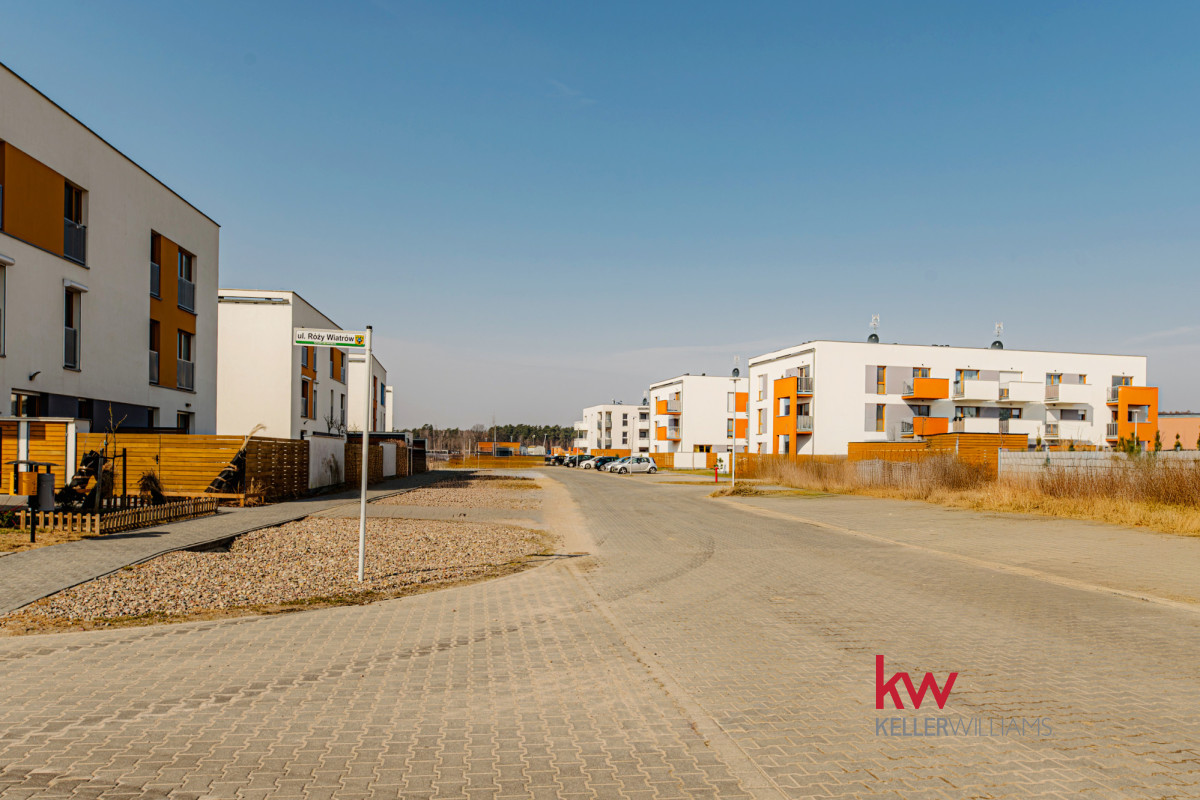 104805794 słoneczne mieszkanie m-3 DOPIEWIEC, duży balkon