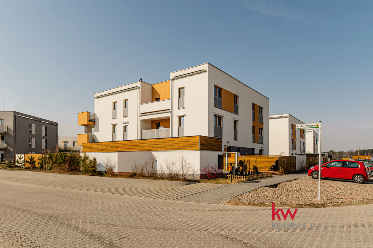 104805800 słoneczne mieszkanie m-3 DOPIEWIEC, duży balkon