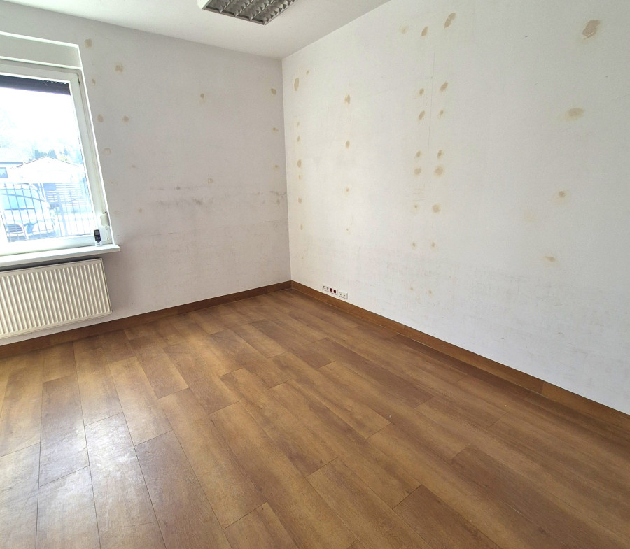 Niezależny budynek po wynajem 240-360 m²,