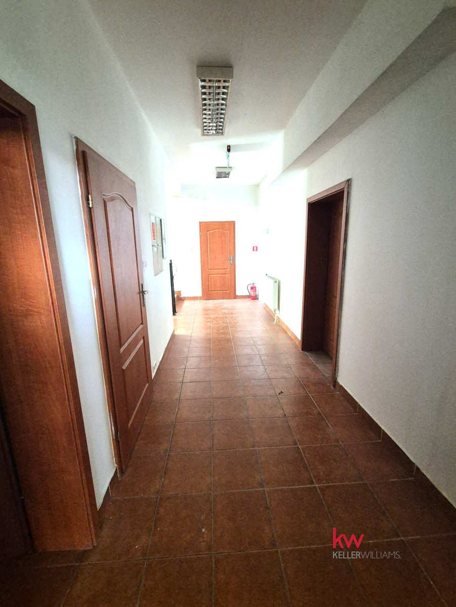 Niezależny budynek po wynajem 240-360 m²,