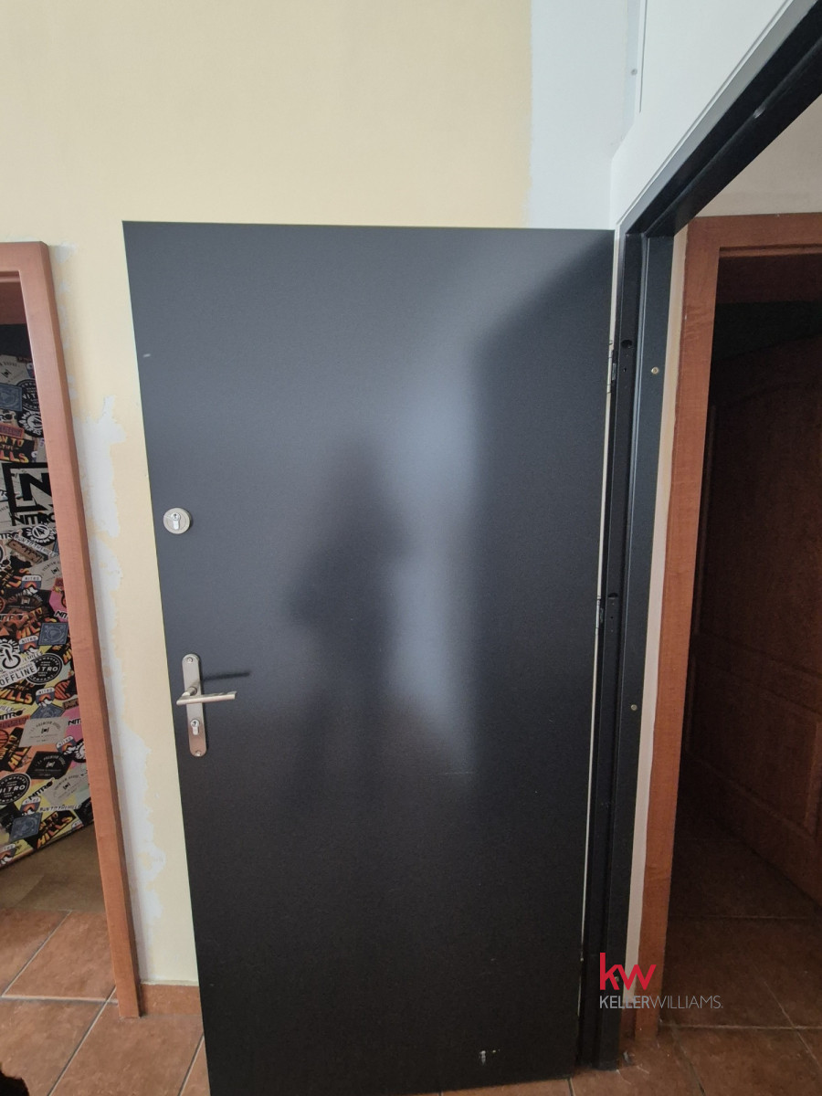 Niezależny budynek po wynajem 240-360 m²,
