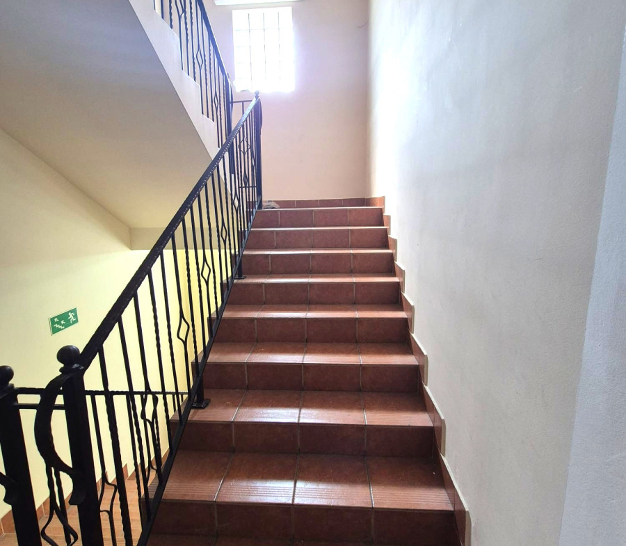 Niezależny budynek po wynajem 240-360 m²,