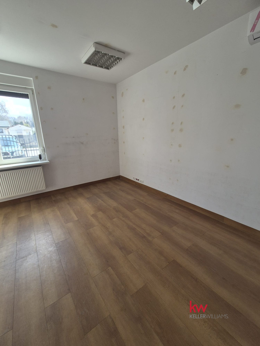 Niezależny budynek po wynajem 240-360 m²,