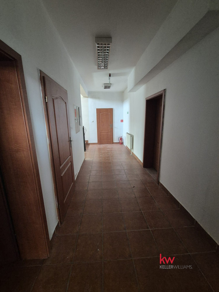 Niezależny budynek po wynajem 240-360 m²,