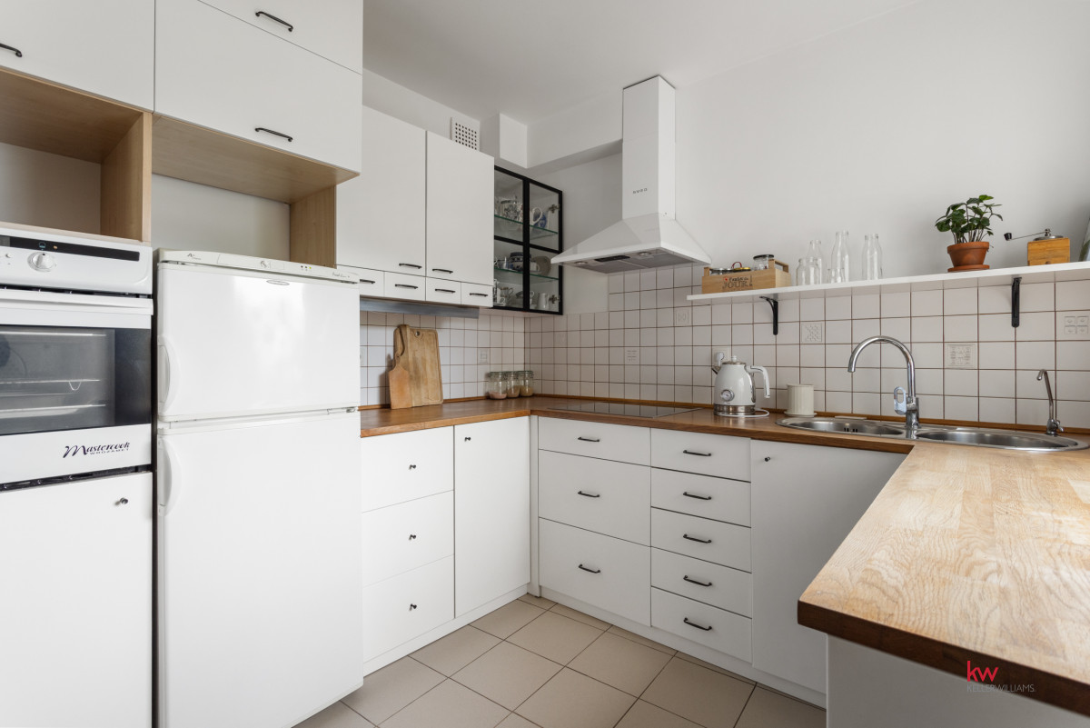 ATANER 2000-80,5 m²-Garaż + komórka-Os. Batorego