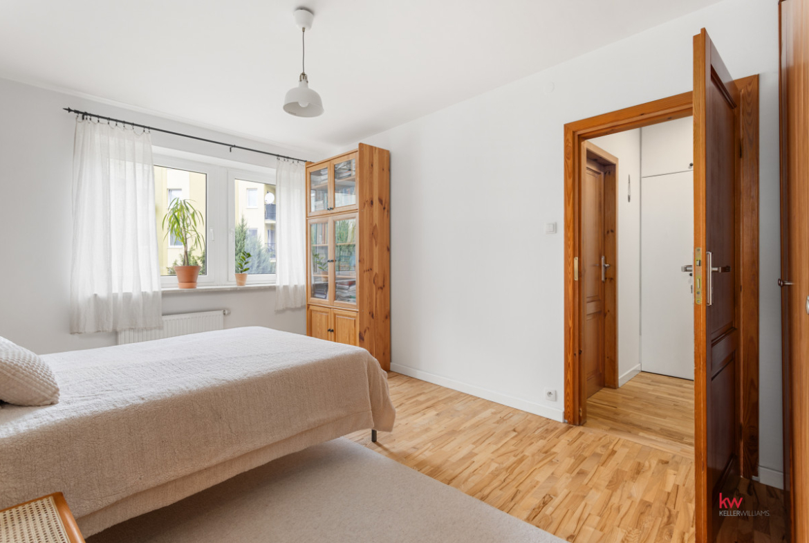 ATANER 2000-80,5 m²-Garaż + komórka-Os. Batorego