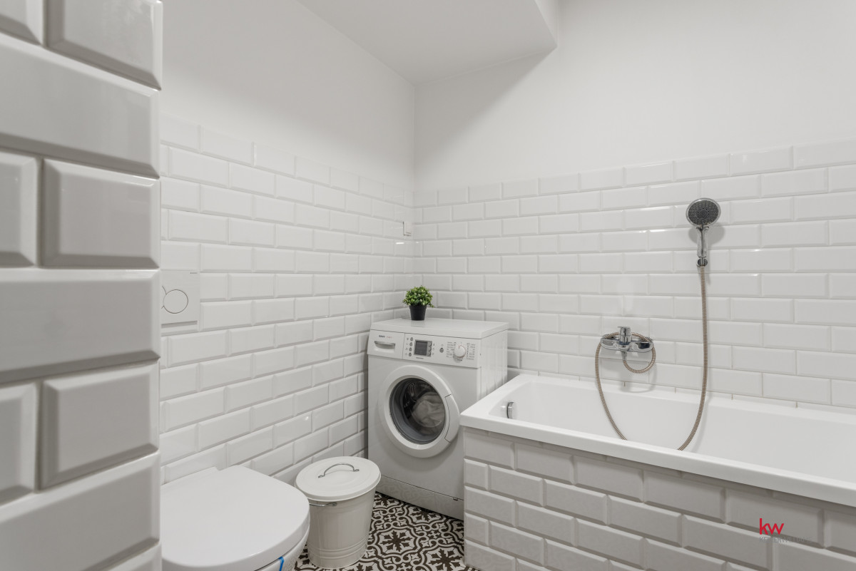 ATANER 2000-80,5 m²-Garaż + komórka-Os. Batorego