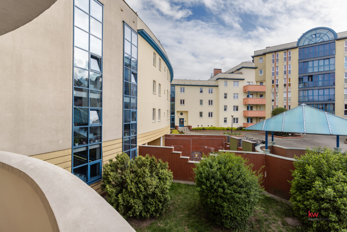 ATANER 2000-80,5 m²-Garaż + komórka-Os. Batorego