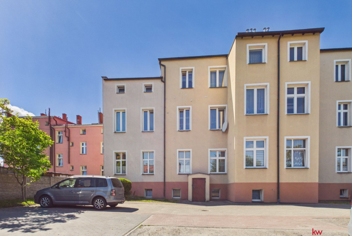 4 pokoje w kamienicy, parter, ogródek,piwnica