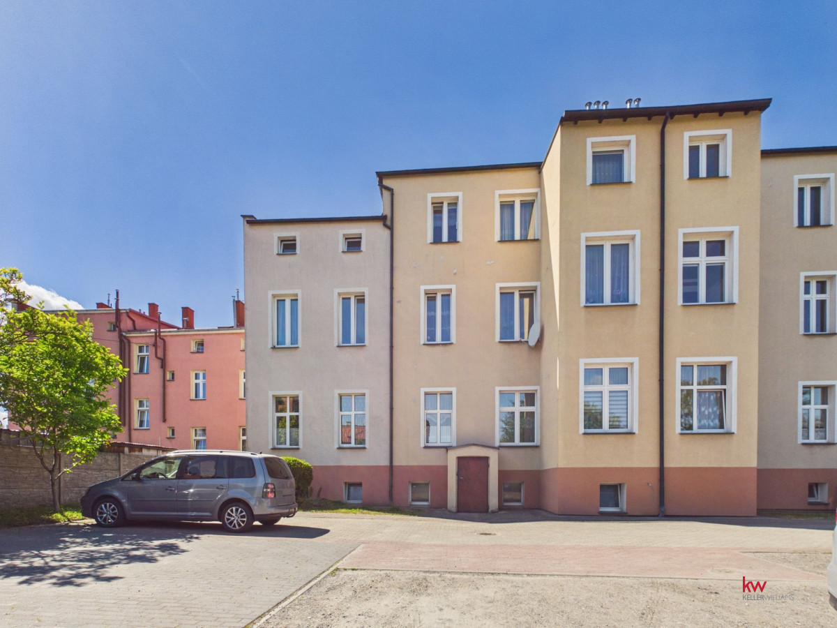 4 pokoje w kamienicy, parter, ogródek,piwnica
