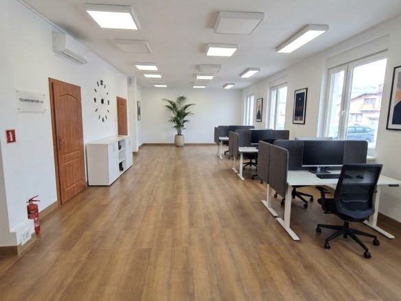 Niezależny budynek po wynajem 240-360 m²,