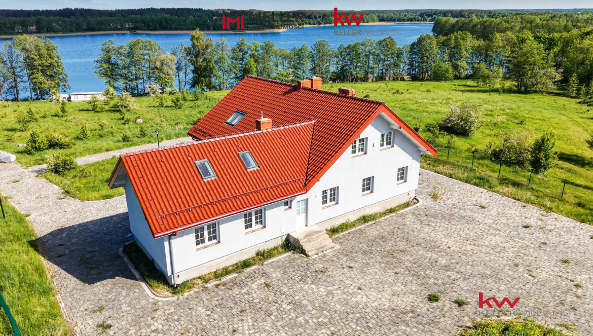 MAZURSKA POSIADŁOŚĆ NAD JEZIOREM JUKSTY