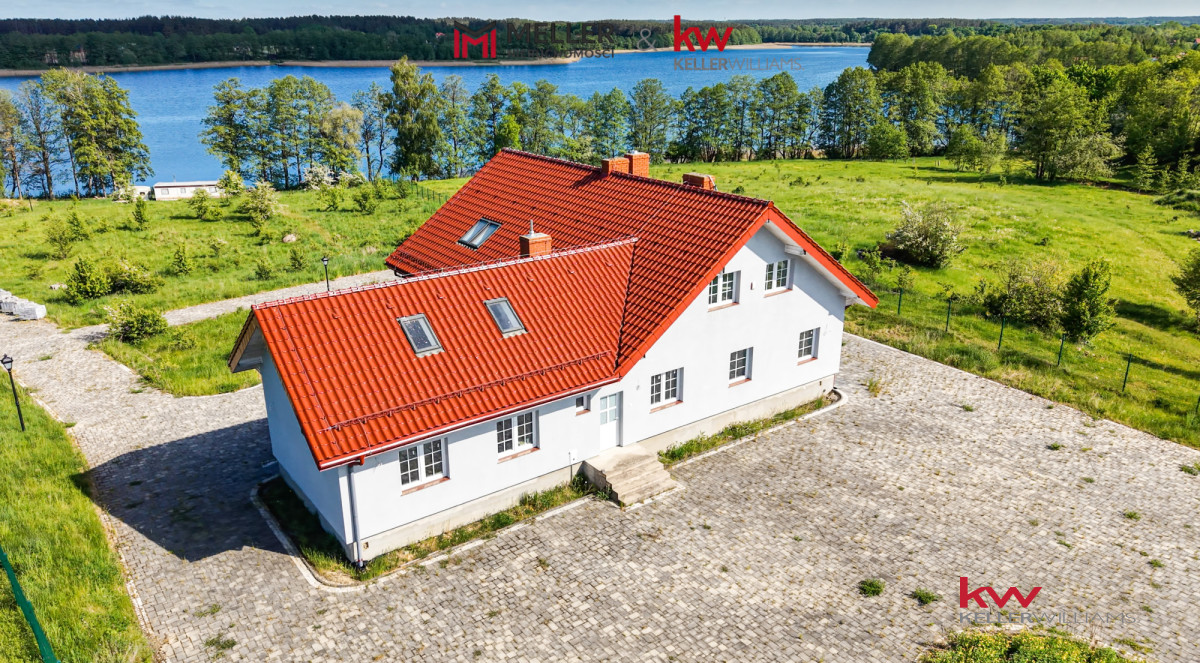 MAZURSKA POSIADŁOŚĆ NAD JEZIOREM JUKSTY