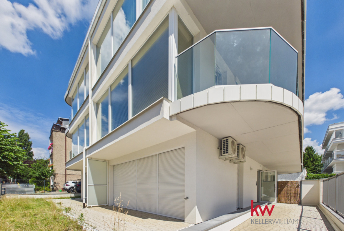 Nowoczesny apartament 150 metrów od plaży