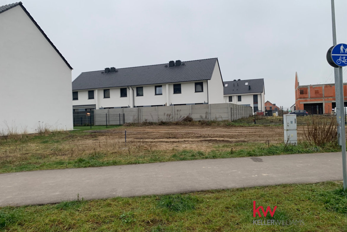 Kamionki, gotowa inwestycja: Działka 620m² + Pozwo