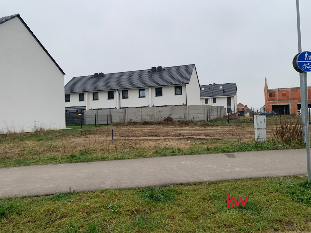 Kamionki, gotowa inwestycja: Działka 620m² + Pozwo